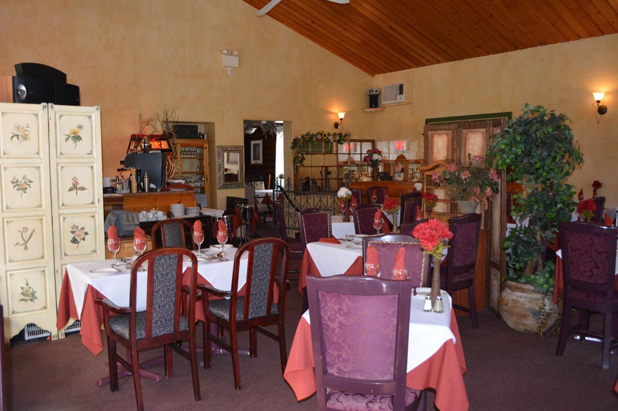 Auberge Alpine Inn Sainte-Adèle Exterior foto
